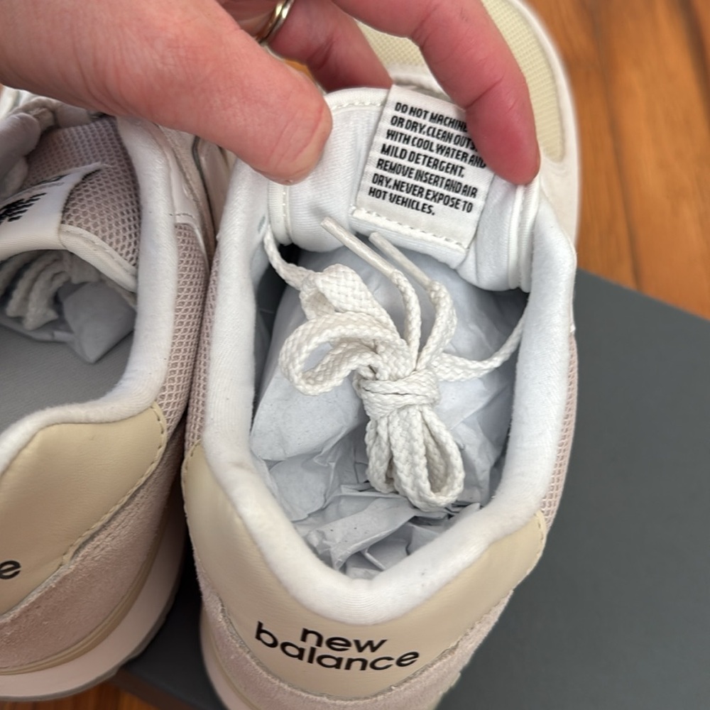 NWT New Balance 574 Cream and Gray Sneakers 8 - Picture 6 of 9